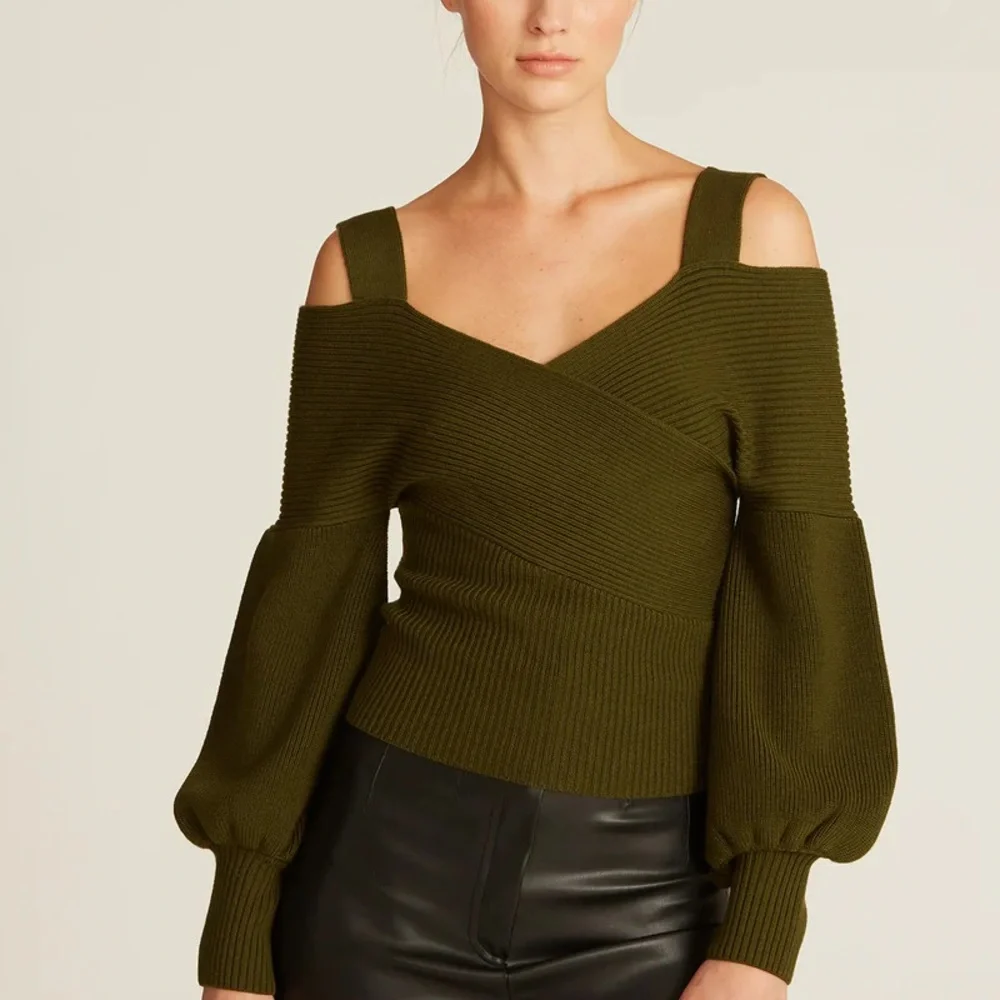 Amur merino wool olive green Violetta cold shoulder sweater - Picture 2 of 13